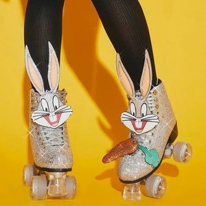 BUGS BUNNY 🐰 ROLLER SKATES 🛼